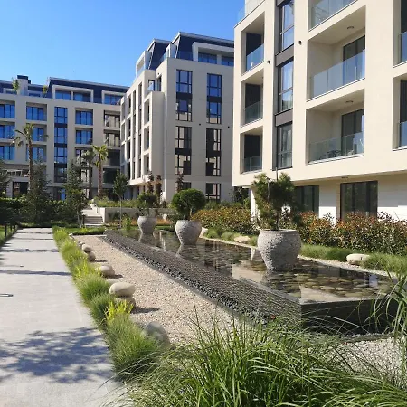 One Bedroom Luxury Apartment In Azur Premium Apartment